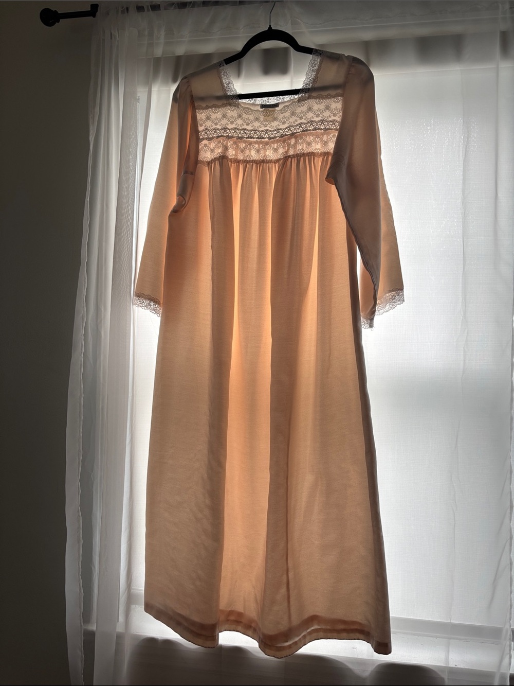 Christian Dior 🎀Vintage🎀 Silk Ivory Lace Nightgown Chemise